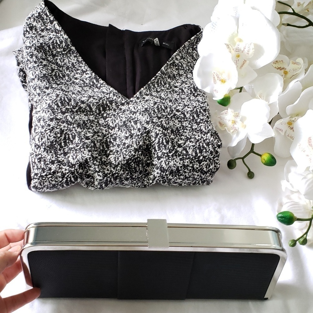 NWT Super cute vegan matte black clutch - Picture 4 of 8